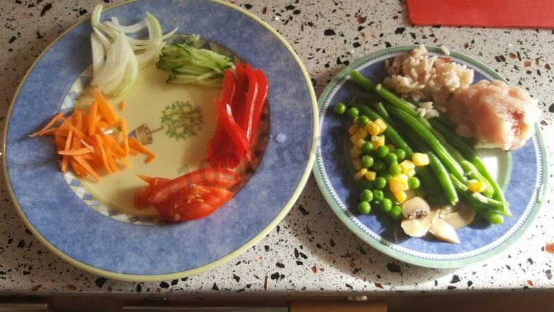 Шаг 1 приготовления Бурито с курицей и стручковой фасолью