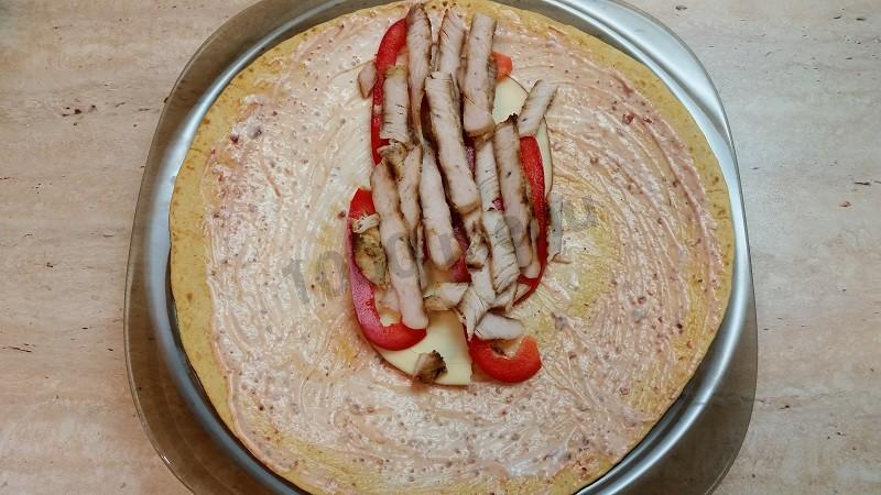 Шаг 6 приготовления Шаурма в лепешке по-домашнему