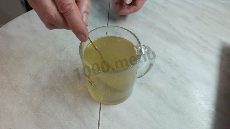 Шаг 4 приготовления Заливные яйца Фаберже