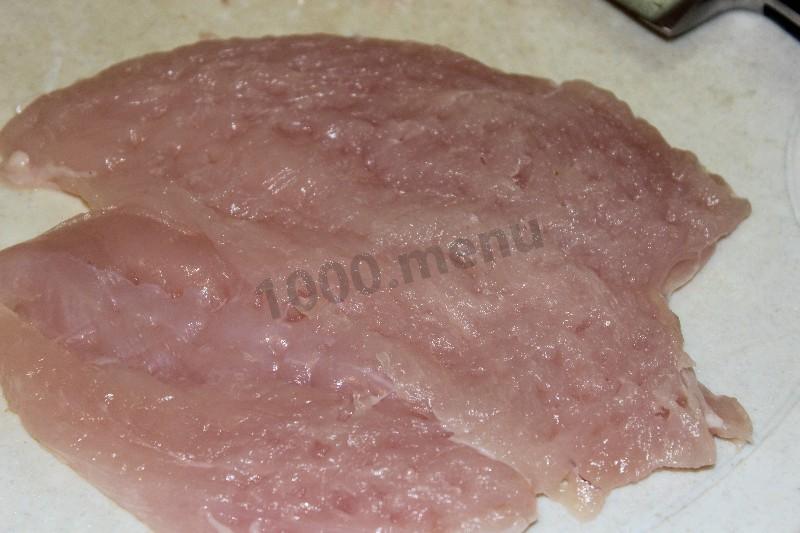 Шаг 2 приготовления Куриные рулетики Вкусные