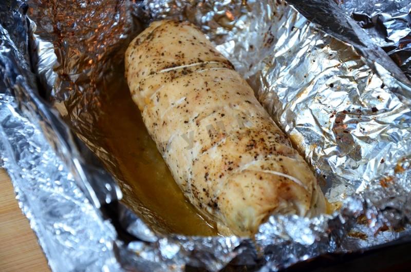 Шаг 13 приготовления Куриные рулетики с шампиньонами и перепелиными яйцами