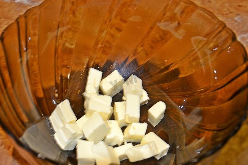 Шаг 2 приготовления Рулеты с сыром и сосисками