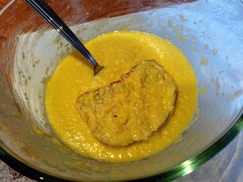 Шаг 7 приготовления Гренки сырные на завтрак