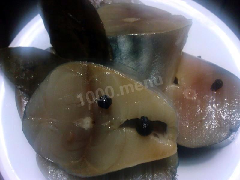 Обложка рецепта Солёная скумбрия пряного посола с душистым перцем