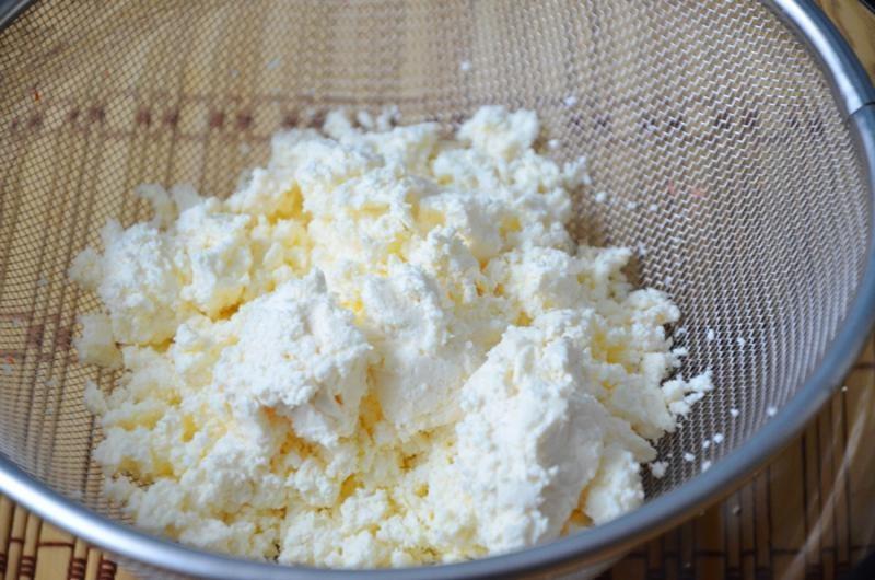 Шаг 2 приготовления Плавленый сыр из творога с яйцами и сливочным маслом