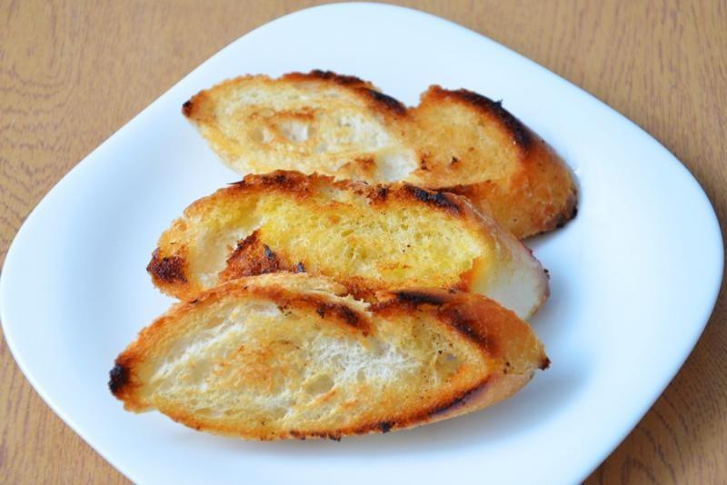 Шаг 5 приготовления Гренки с клубникой