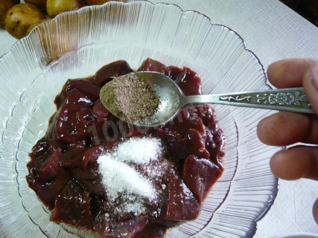 Шаг 7 приготовления Печень на шпажках