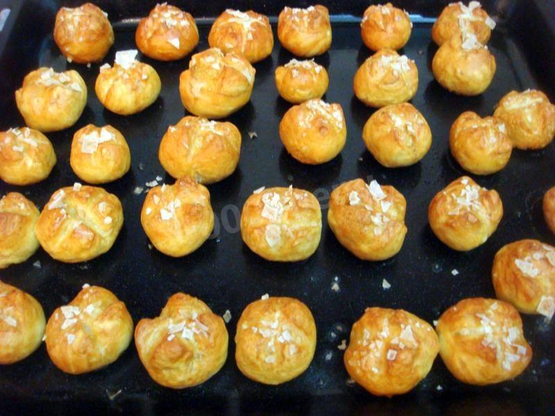 Шаг 16 приготовления Брецель ролл (Pretzel roll) - булочки к пиву