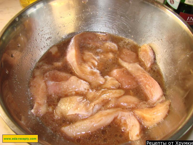Шаг 3 приготовления Куриные палочки в кокосовой стружке