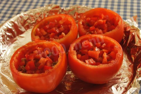 Шаг 3 приготовления Помидоры под сырной шапочкой