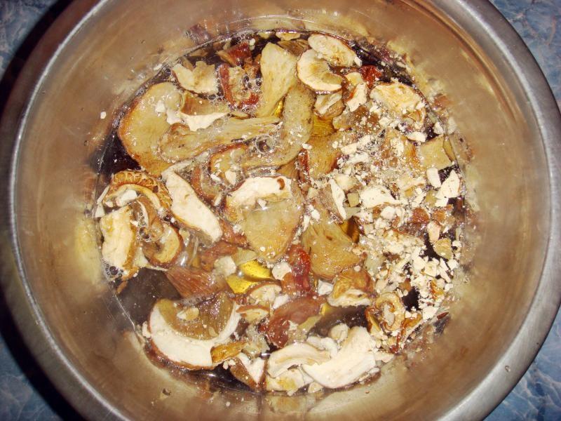 Шаг 1 приготовления Куриный хлеб с сыром и грибами