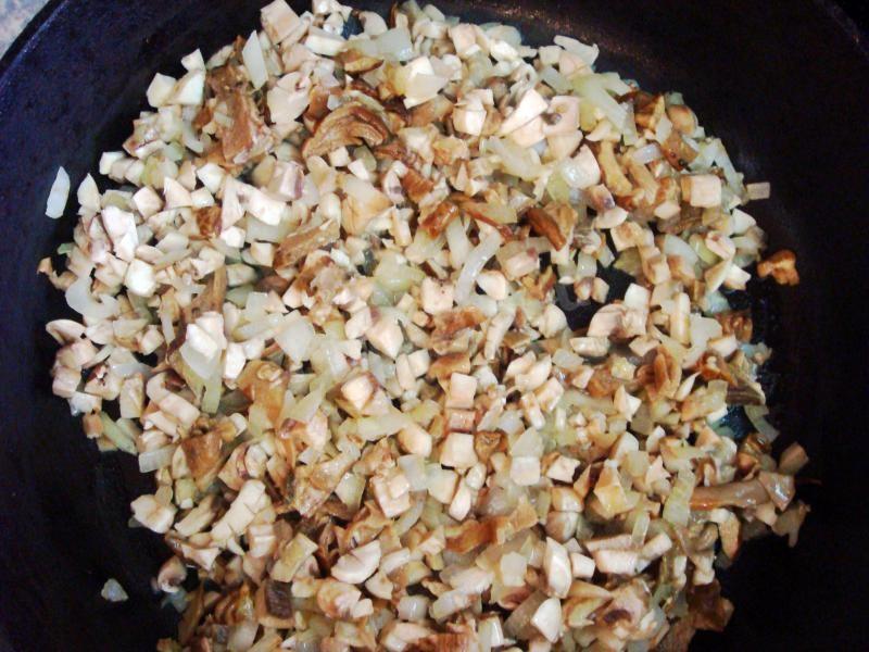 Шаг 5 приготовления Куриный хлеб с сыром и грибами