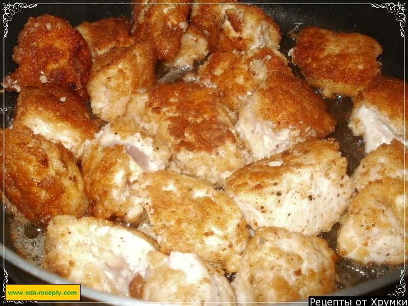 Шаг 10 приготовления Куриные наггетсы с пармезаном и чесноком на сковороде