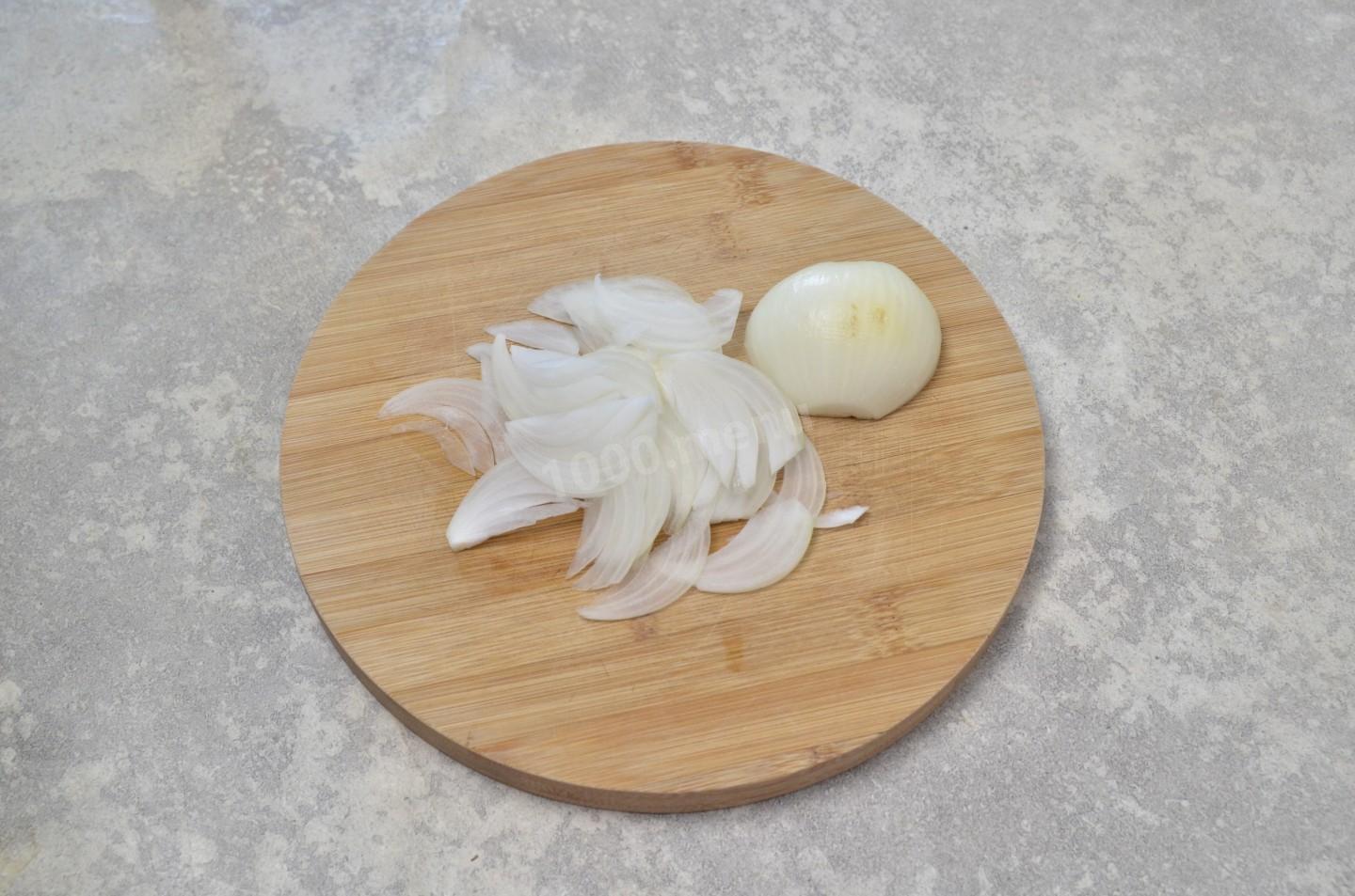 Шаг 2 приготовления Салат из мяса и лука
