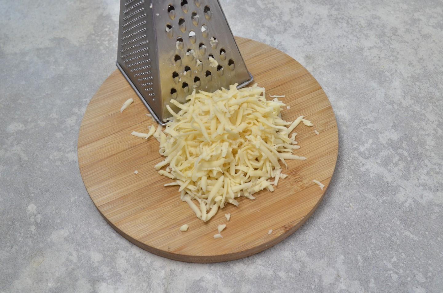 Шаг 5 приготовления Салат из мяса и лука