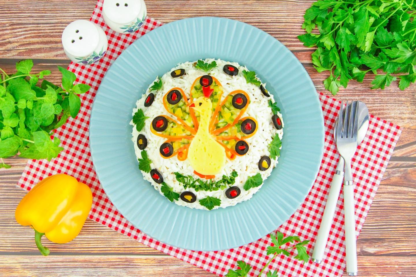 Шаг 13 приготовления Салат жар птица с курицей и опятами