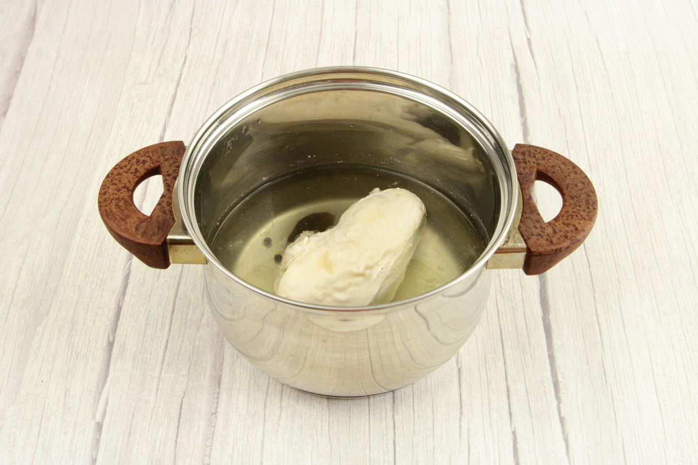 Шаг 2 приготовления Салат жар птица с курицей и опятами