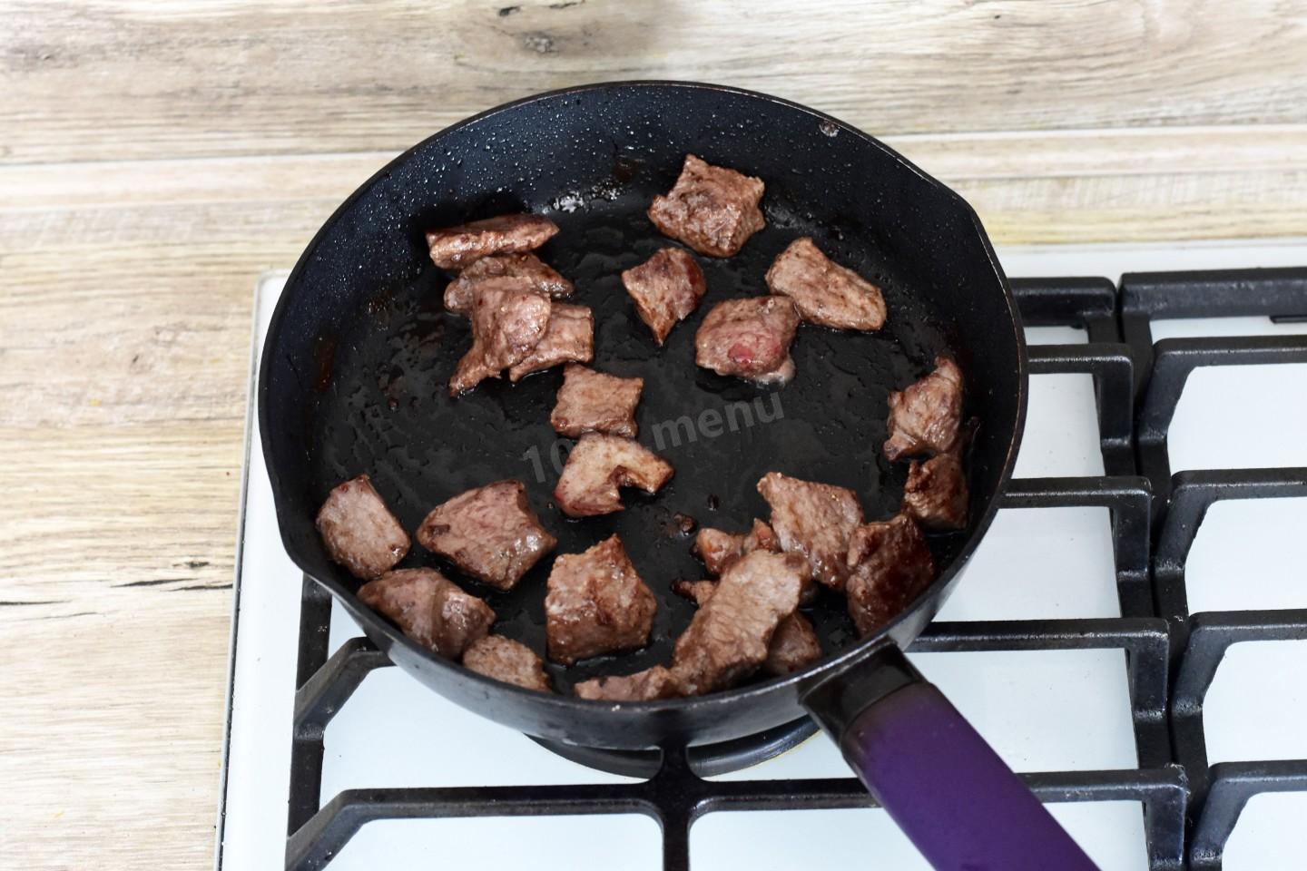 Шаг 8 приготовления Салат с фасолью и мясом