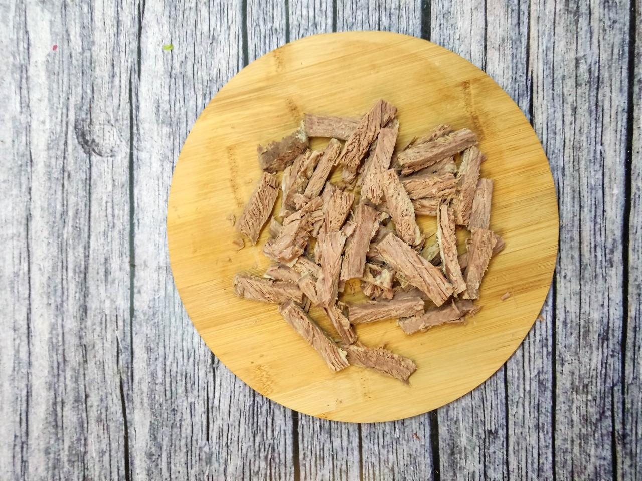 Шаг 2 приготовления Салат с говядиной и сыром