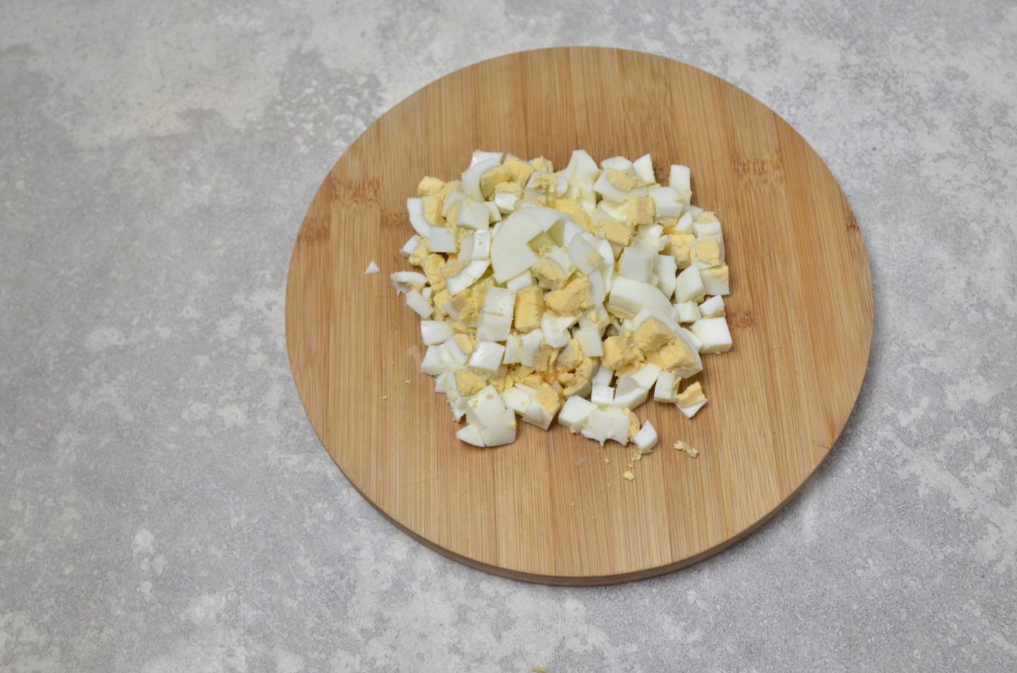 Шаг 3 приготовления Салат с курицей и маринованными шампиньонами