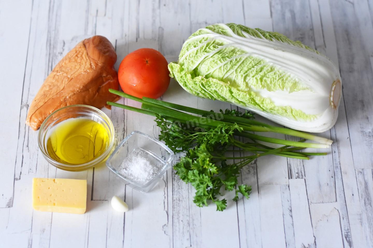 Шаг 1 приготовления Салат с копченой грудкой и пекинской капустой