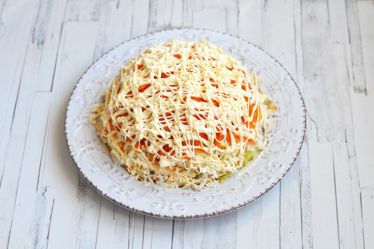 Шаг 15 приготовления Салат с гранатом и курицей и орехами