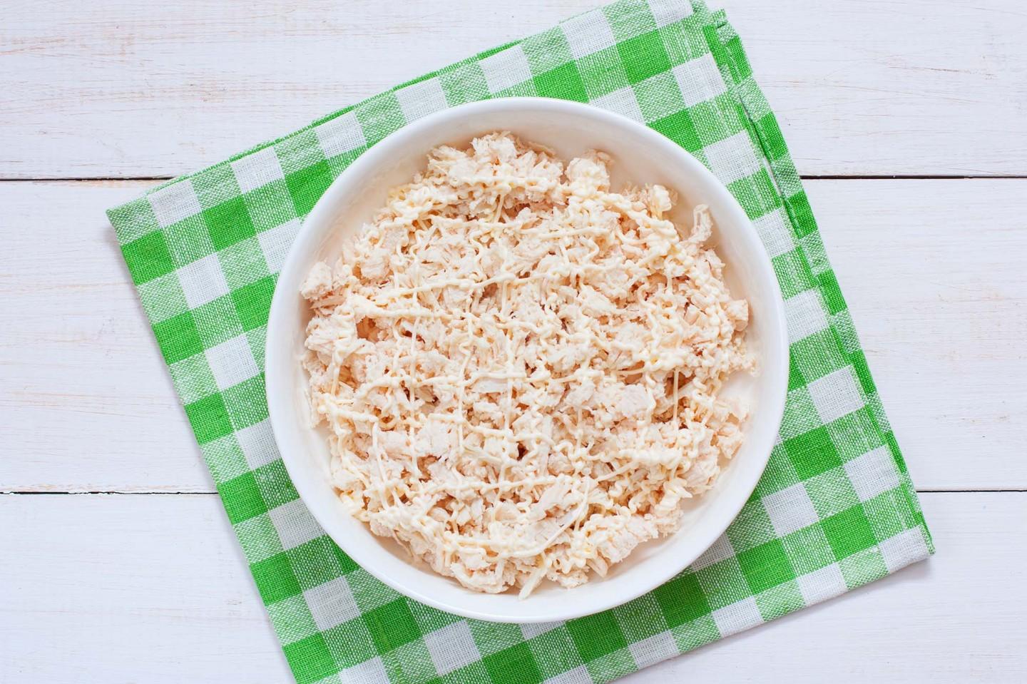 Шаг 4 приготовления Салат Мужские грезы с курицей