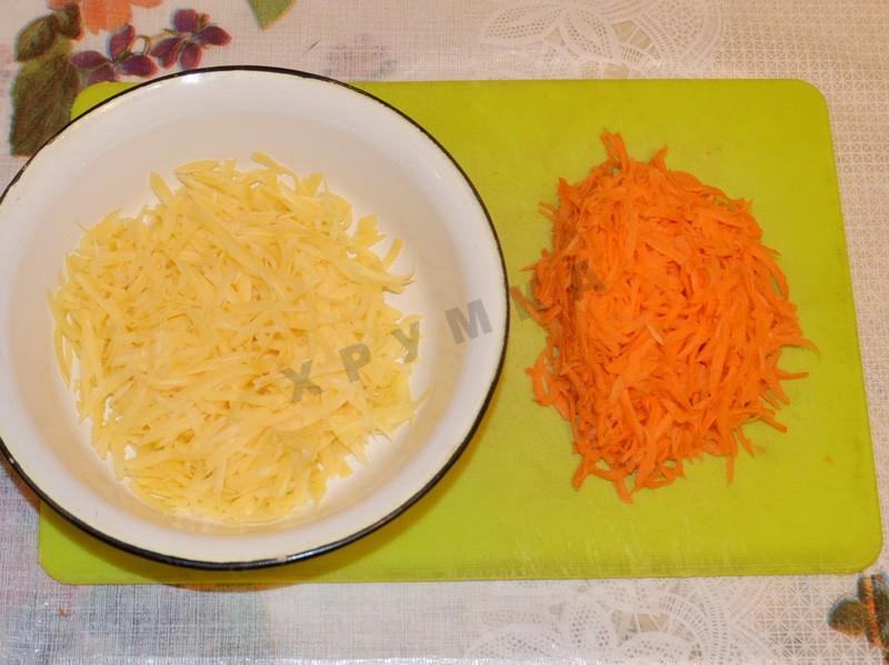 Шаг 2 приготовления Салат курица, морковь с черносливом
