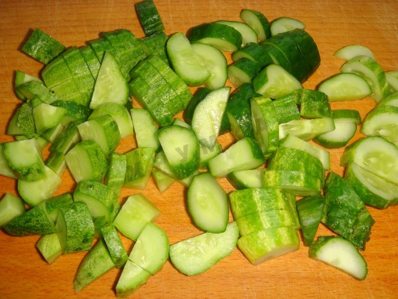 Шаг 4 приготовления Салат Малибу с копченой курицей