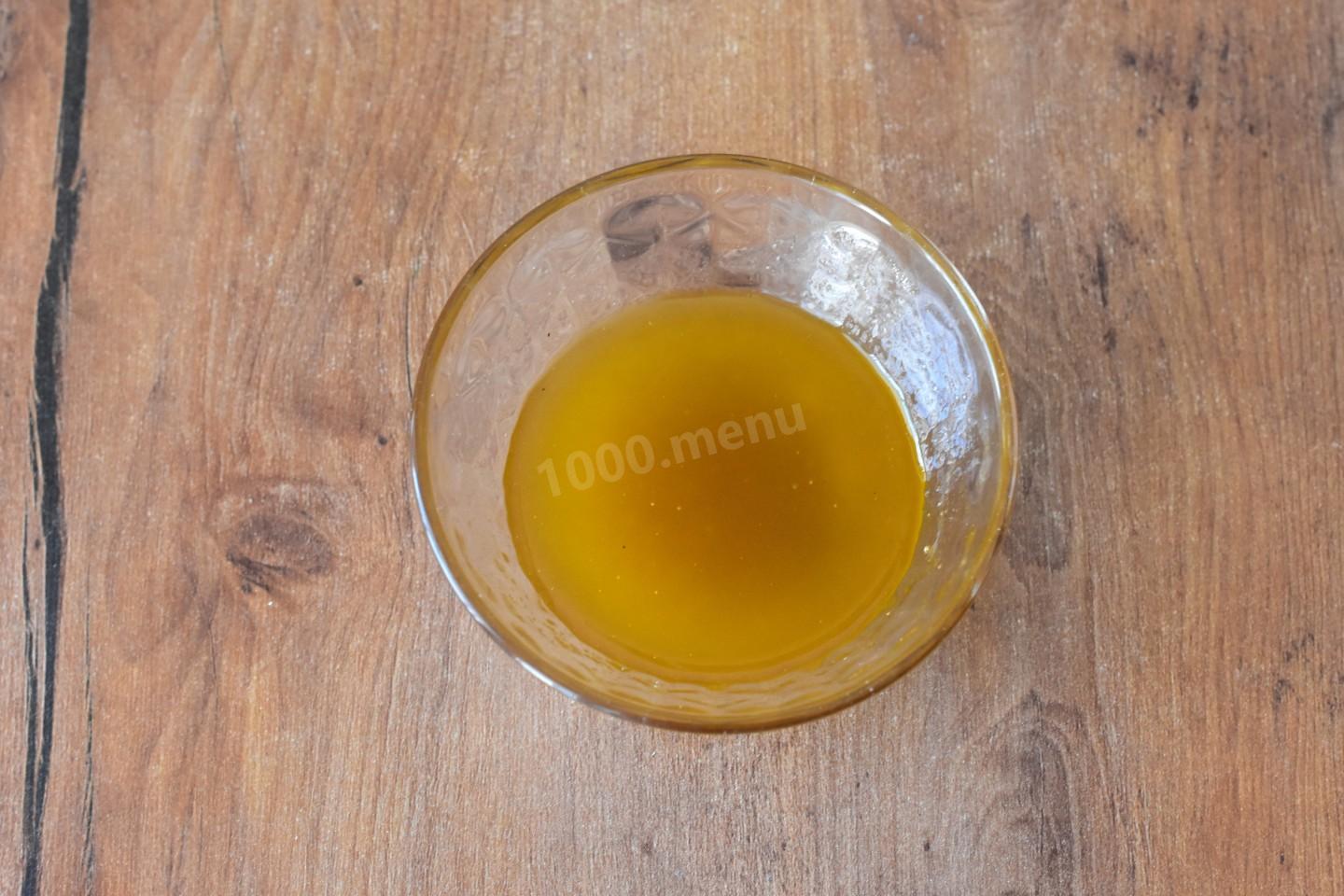 Шаг 7 приготовления Салат с изюмом грецкими орехами и свеклой