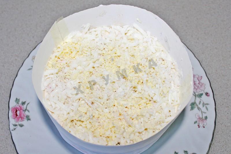 Шаг 8 приготовления Салат Генеральский с редькой