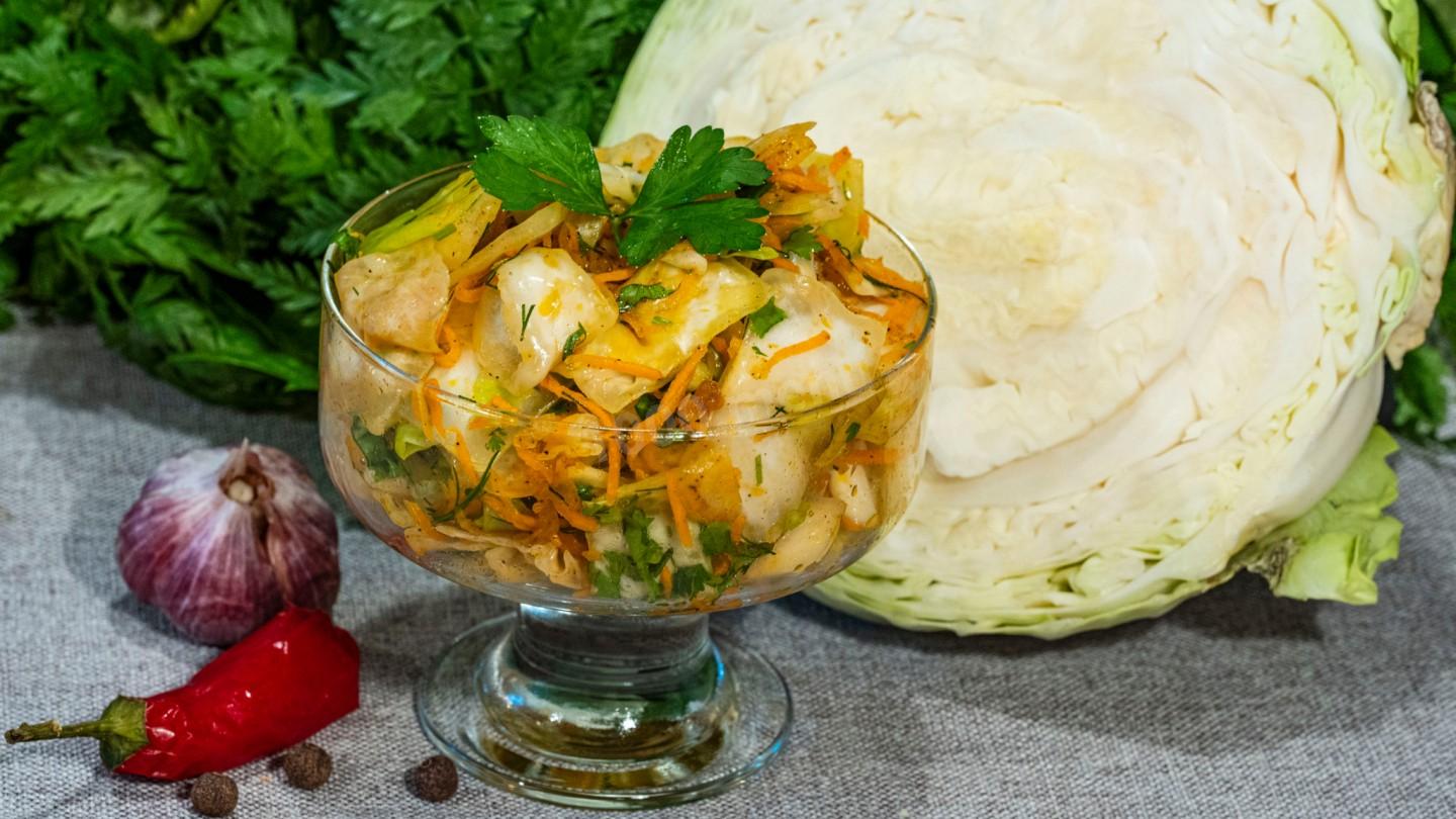 Шаг 22 приготовления Салат из капусты с морковью и луком по-корейски
