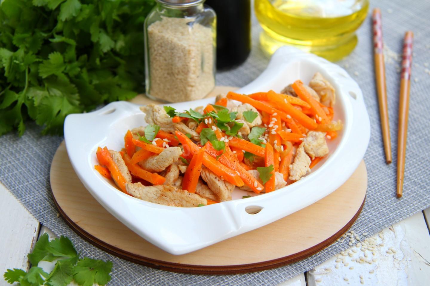 Обложка рецепта Салат курица и корейская морковь без майонеза