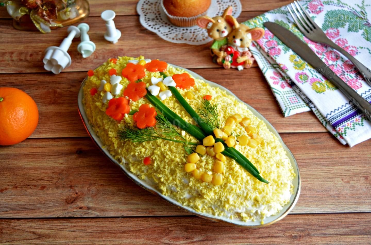 Обложка рецепта Картофельный салат из черной редьки, яиц, яблок и овощей
