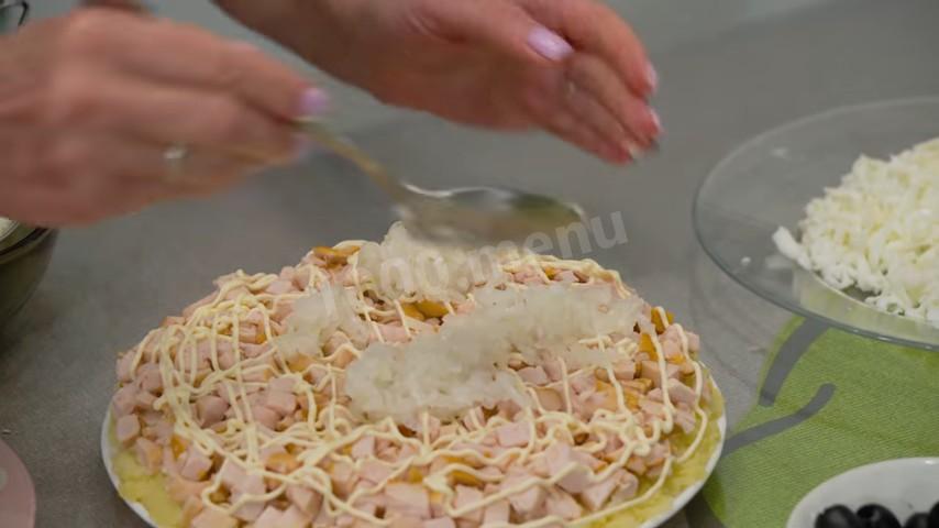 Шаг 15 приготовления Слоёный салат с курицей на праздник