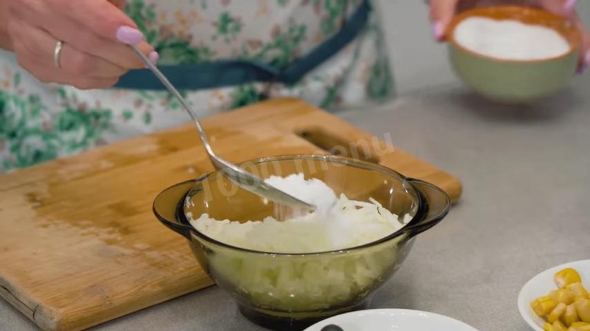 Шаг 4 приготовления Слоёный салат с курицей на праздник