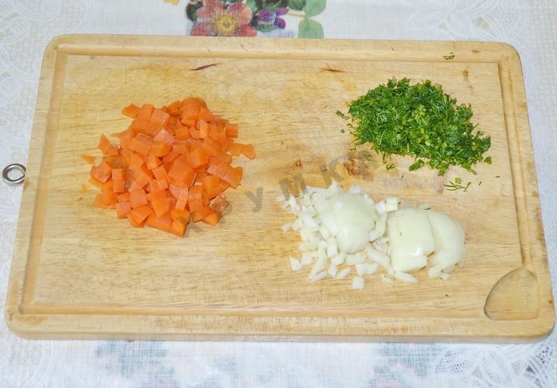 Шаг 3 приготовления Салат: маринованные шампиньоны, курица