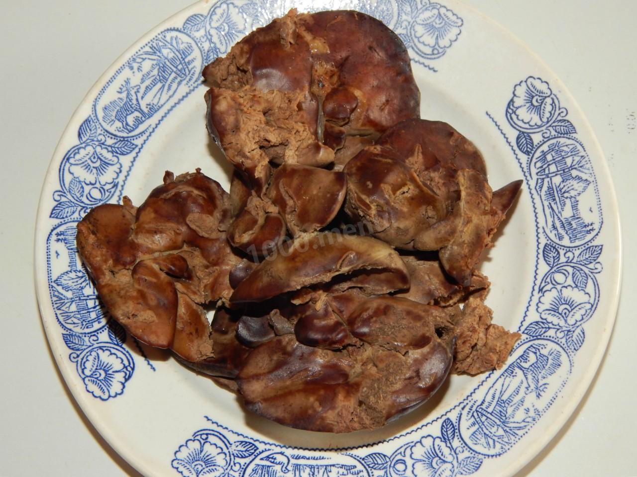 Шаг 2 приготовления Салат из куриной печени слоеный
