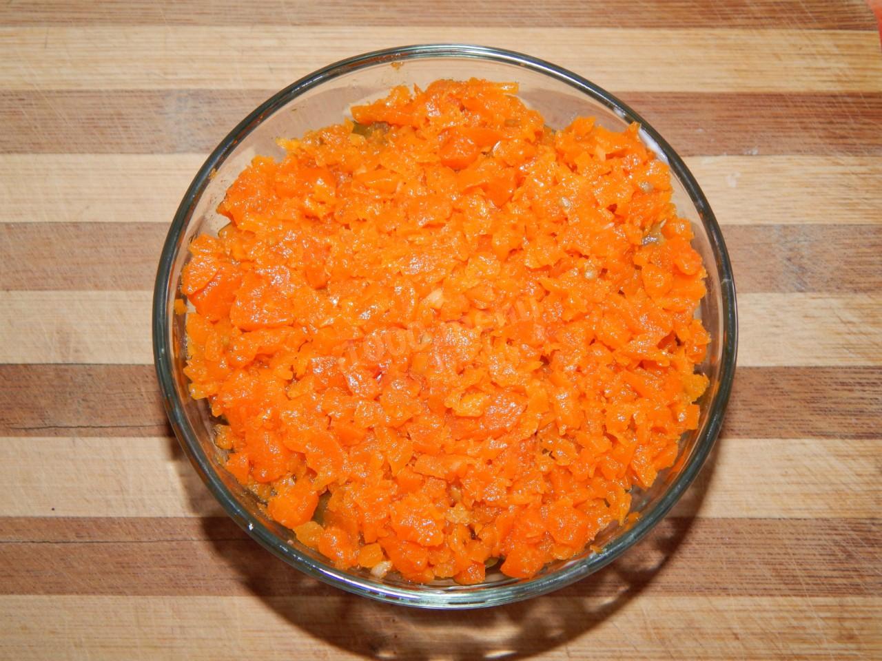 Шаг 7 приготовления Салат из куриной печени слоеный