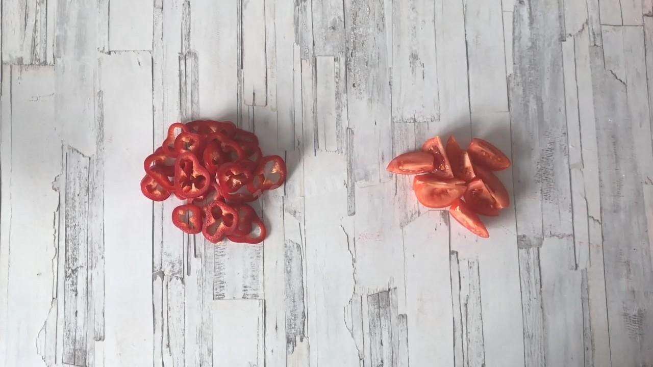 Шаг 5 приготовления Салат из жареной индейки с фруктами