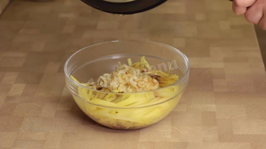 Шаг 7 приготовления Корейский картофельный салат Камди ча