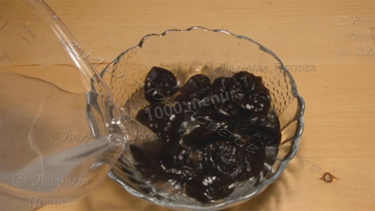 Шаг 2 приготовления Слоёный салат Любовница к Дню влюблённых