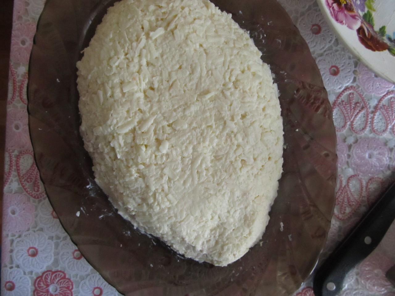 Шаг 7 приготовления Салат Ежик с сухариками