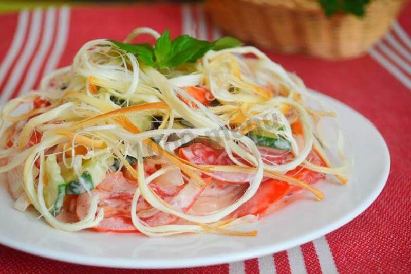 Обложка рецепта Салат с сыром косичка