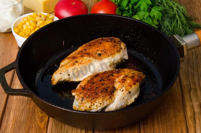 Шаг 2 приготовления Салат Петух с курицей и твердым сыром