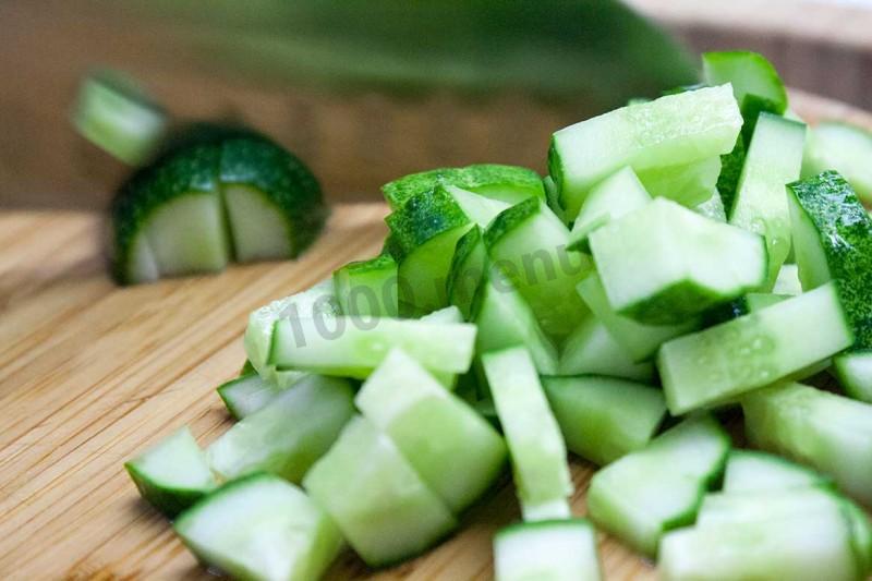 Шаг 2 приготовления Салат с перчинкой кукурузой и оливками