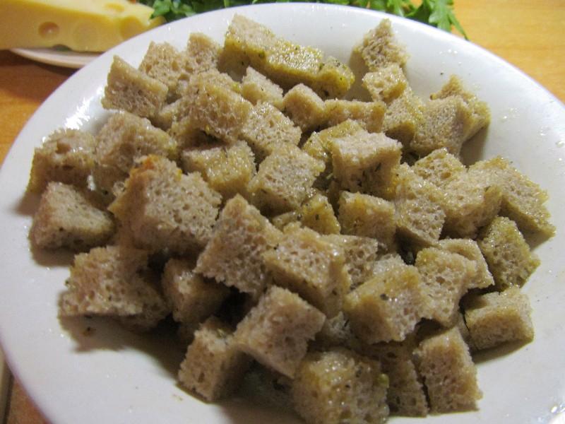 Шаг 7 приготовления Салат Креветки грибы сыр