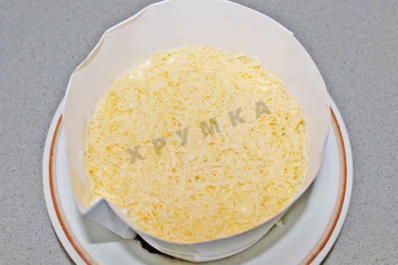 Шаг 12 приготовления Салат Венеция с курицей и черносливом