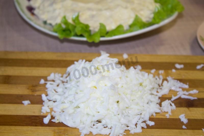 Шаг 12 приготовления Салат Мужской каприз с копченой курицей