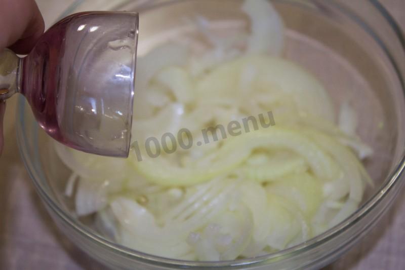 Шаг 4 приготовления Салат Мужской каприз с копченой курицей